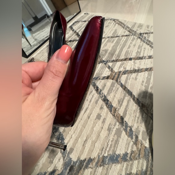 STUART WEITZMAN 
Leather Patent Heels - Picture 9 of 10